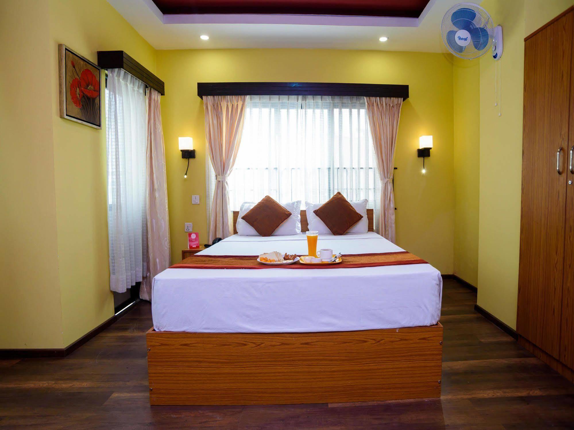 Oyo 105 Hotel Travel Inn Kathmandu Exterior foto