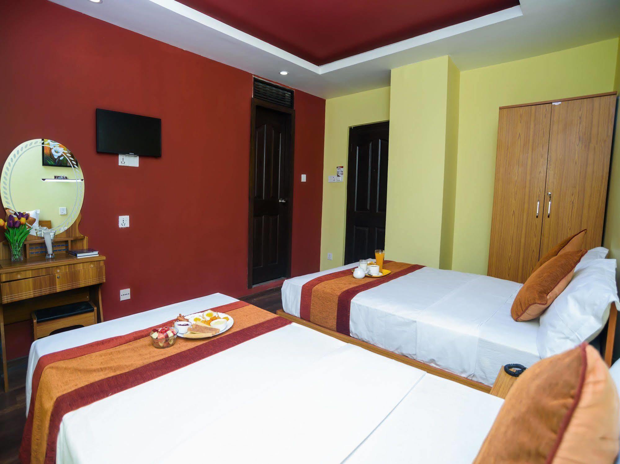 Oyo 105 Hotel Travel Inn Kathmandu Exterior foto