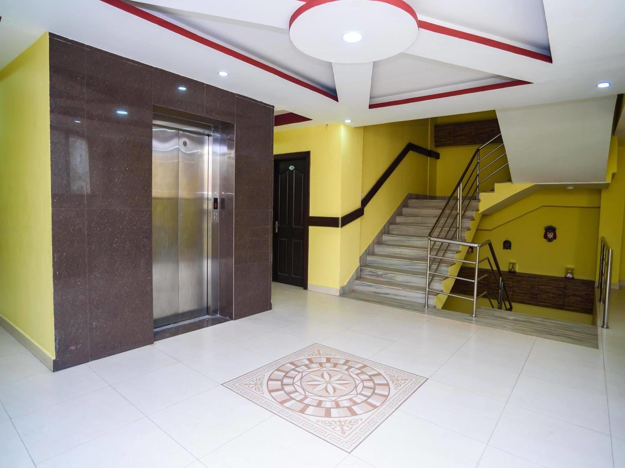 Oyo 105 Hotel Travel Inn Kathmandu Exterior foto