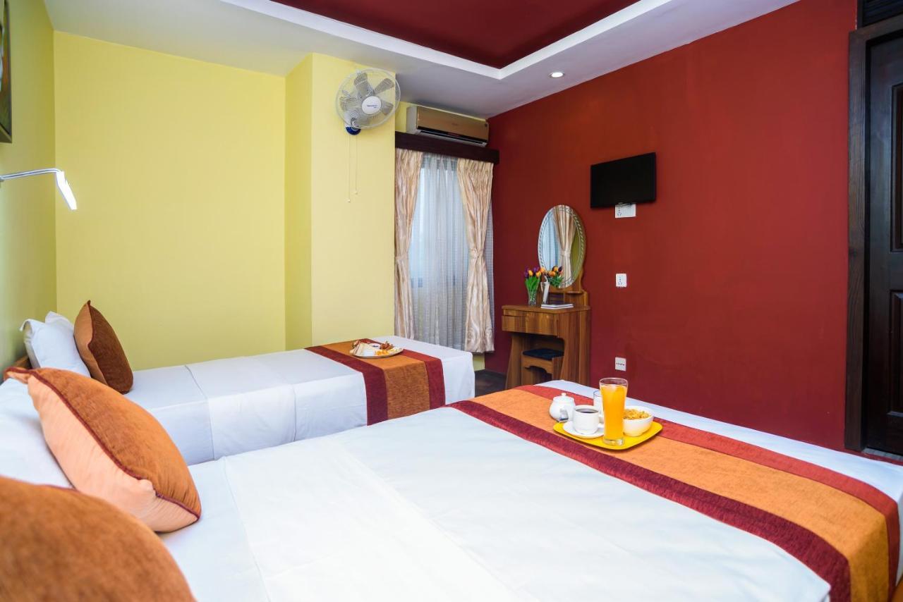 Oyo 105 Hotel Travel Inn Kathmandu Exterior foto